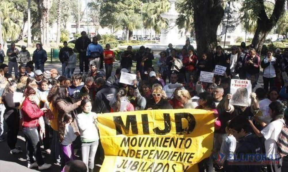Marcha en apoyo a los dos proyectos para viviendas
