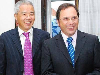 BROWN: Giustozzi recibi� al embajador de China