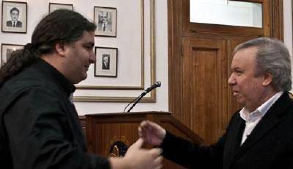 Peralta y los estatales homologaron la firma del convenio colectivo de trabajo