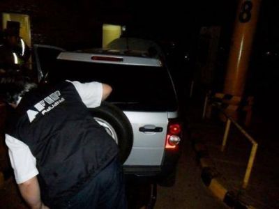La Afip evit� la salida de un veh�culo "mellizo" en el puente internacional en Posadas