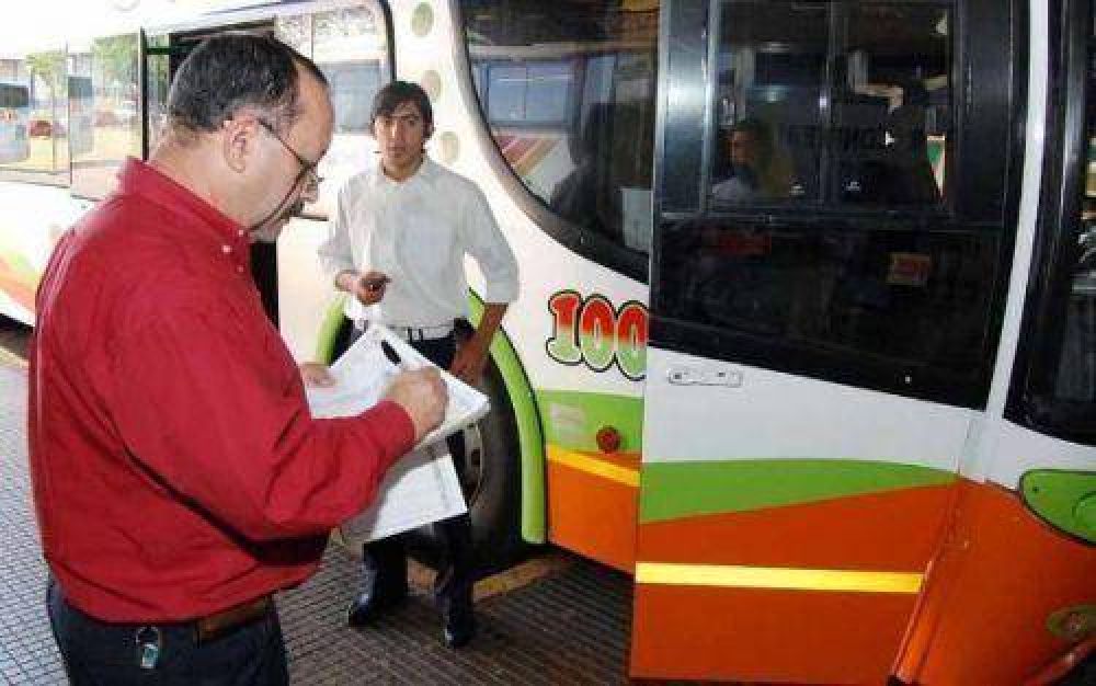 Retienen camiones y colectivos sin habilitaci�n para circular