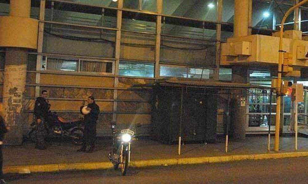 Lo trajeron hasta la Terminal para alojarlo en la Unidad 27 y se escap�