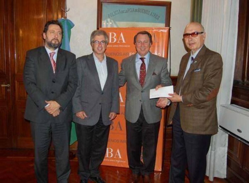 El Intendente Gorosito recibi� del ministro Ricardo Casal un aporte econ�mico de $ 150.000 para las c�maras de seguridad
