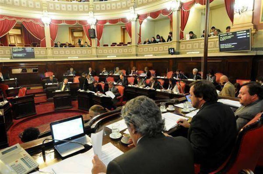 La oposici�n reclama el espacio vacante en la Fiscal�a de Estado 