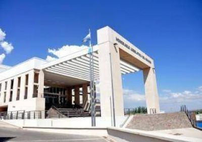 Bonos: duplican presupuesto para Neuqu�n y Centenario 