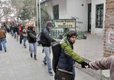 Abrazo a la Escuela de M�sica 