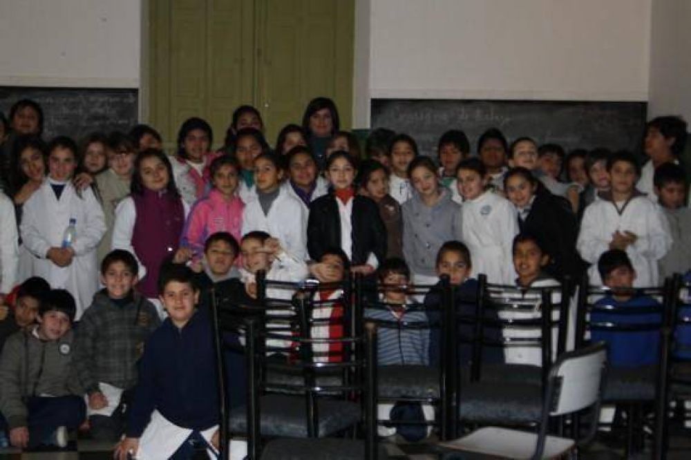 Alumnos de la escuela Belgrano recibieron charla de concientizaci�n de San Luis Agua