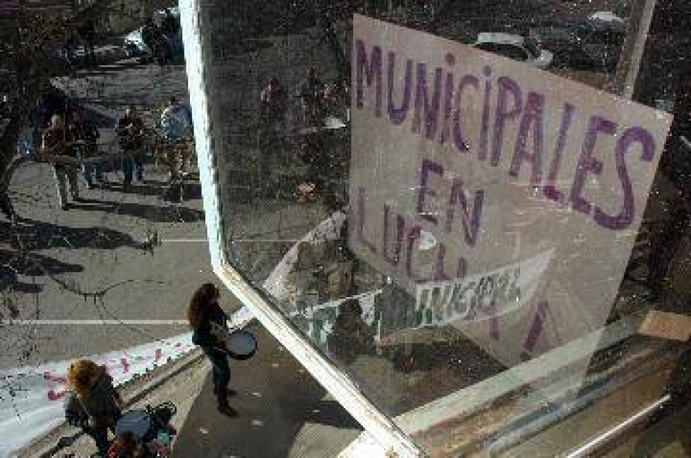 La toma del municipio de Viedma, cada vez m�s tensa