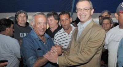 Municipales levantaron la carpa frente al Insssep