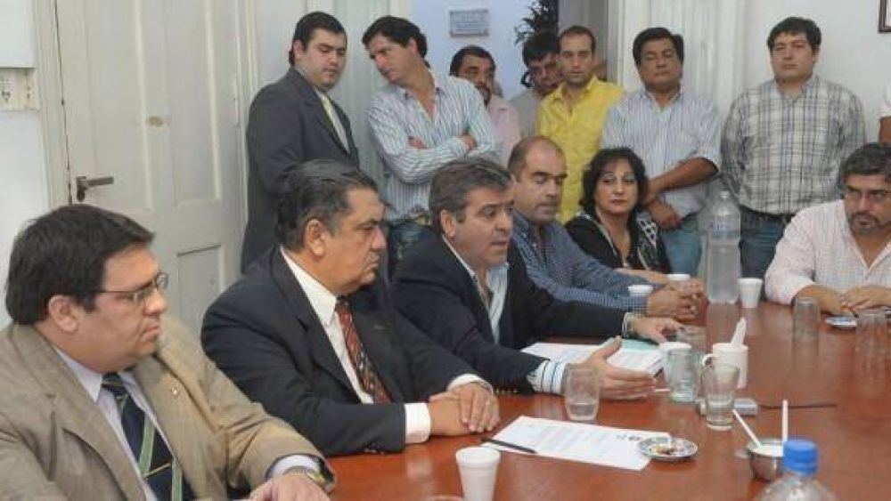  La Mesa Directiva de la UCR le baj� el pulgar al senador Cano