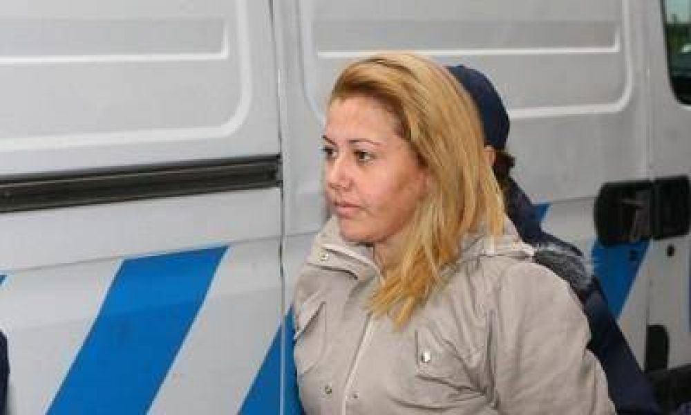 La mujer polic�a declar� que organiz� el robo con su novio y el empleado de Cambio Santiago