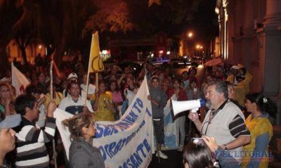 Los okupas marcharon en busca de una reuni�n con Camau y Ricardo