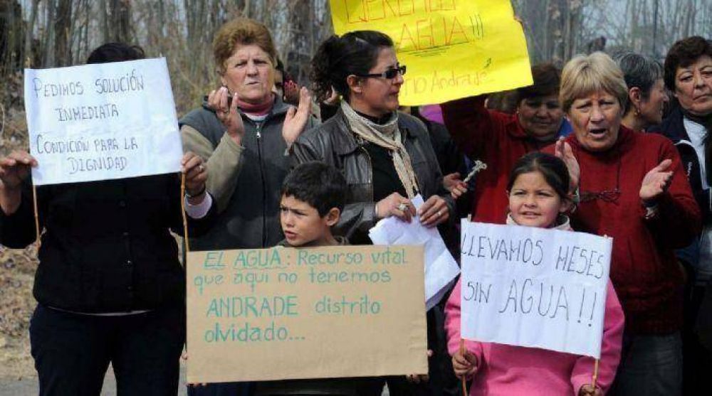 Vecinos de Rivadavia cortaron la ruta por falta de agua