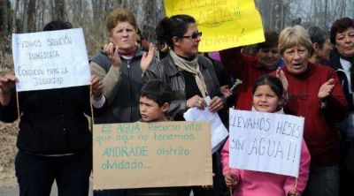 Vecinos de Rivadavia cortaron la ruta por falta de agua