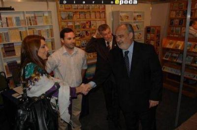 La Feria �Libros sin fronteras� ya muestra todo su potencial literario