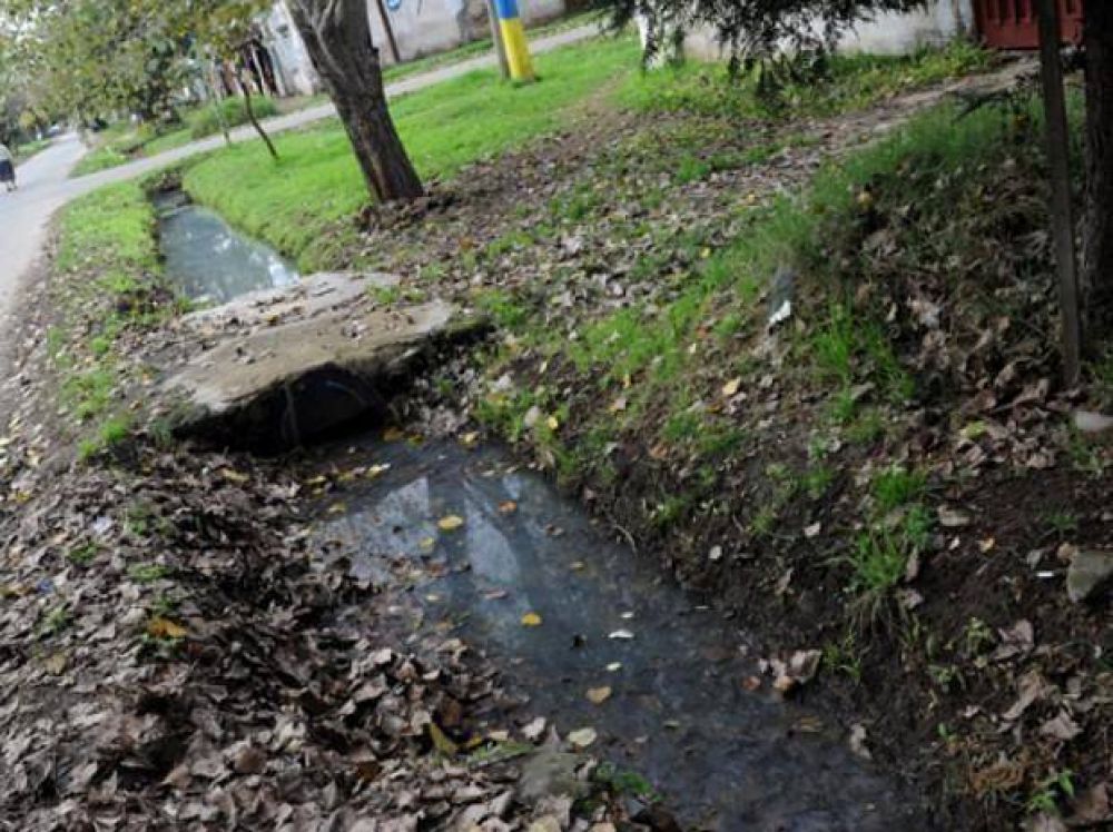 Las cloacas de 12 barrios dependen de una firma del gobierno nacional