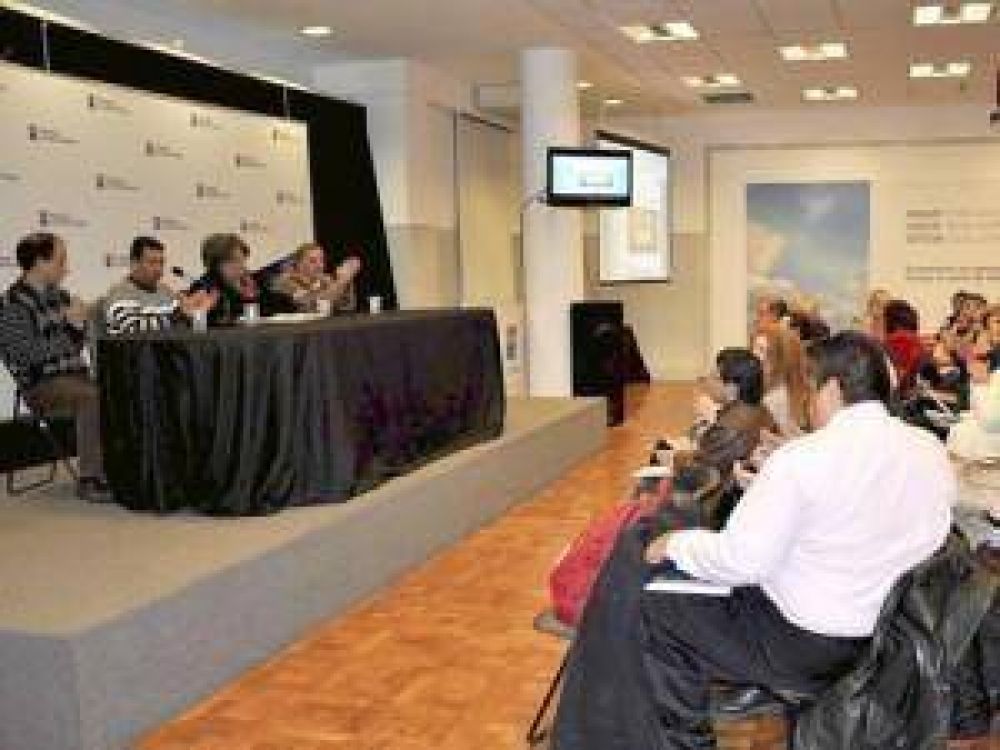 Debaten sobre c�mo difundir mejor los servicios culturales