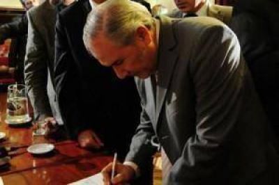 Barrionuevo y nuevo C�digo Civil: "preservar las autonom�as provinciales"