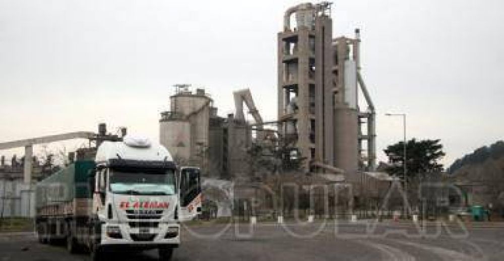 El jueves se re�nen las partes para llegar a un acuerdo tras el paro en las cementeras