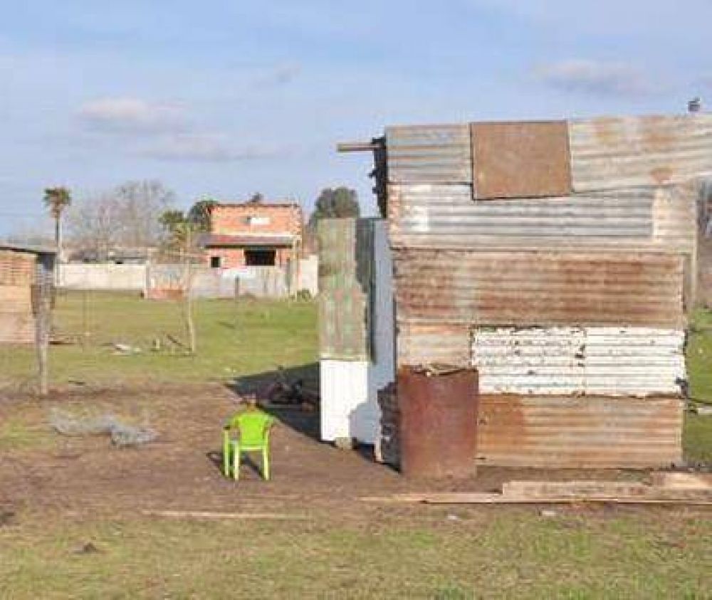 Familias ocuparon un predio por su situaci�n de sin techo
