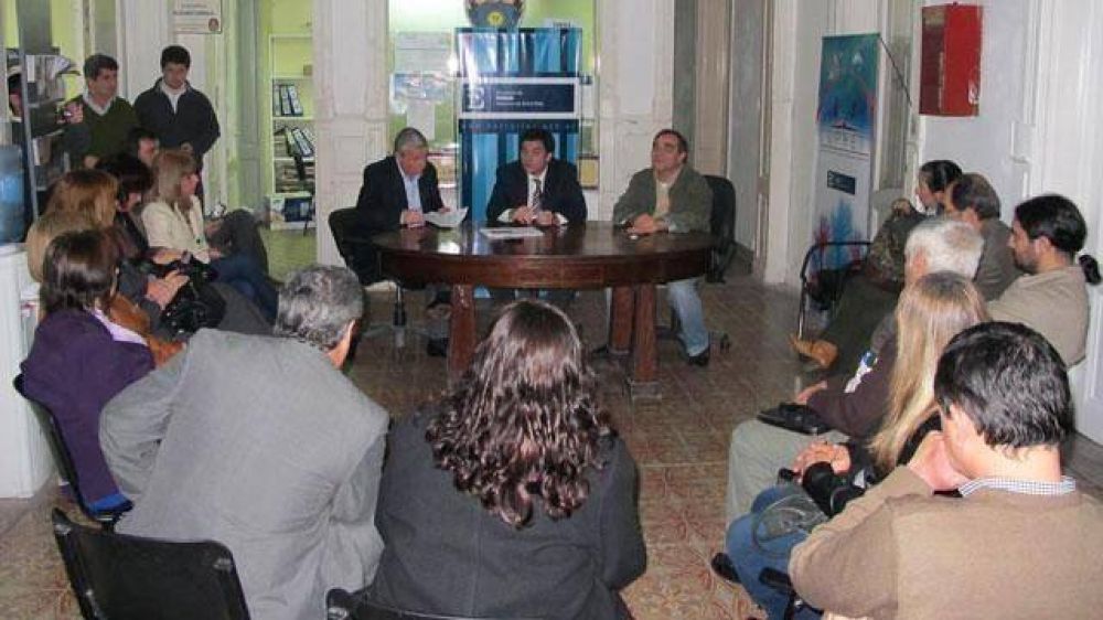 Firman acuerdo paritario de infraestructura entre Agmer y el gobierno