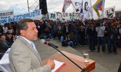 El Gobernador inaugur� la escuela agrot�cnica y entreg� 51 viviendas sociales en Vichigasta