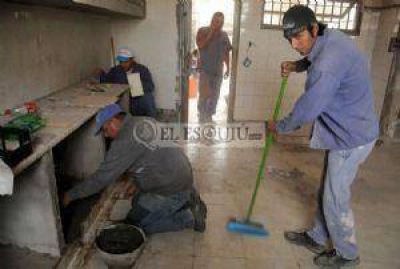 Escuelas carecen de agua y ba�os en condiciones para dictar clases