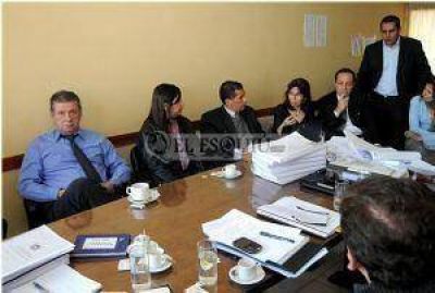 El Tribunal de Cuentas asever� que a�n hay cuentas sin saldar del FCyS