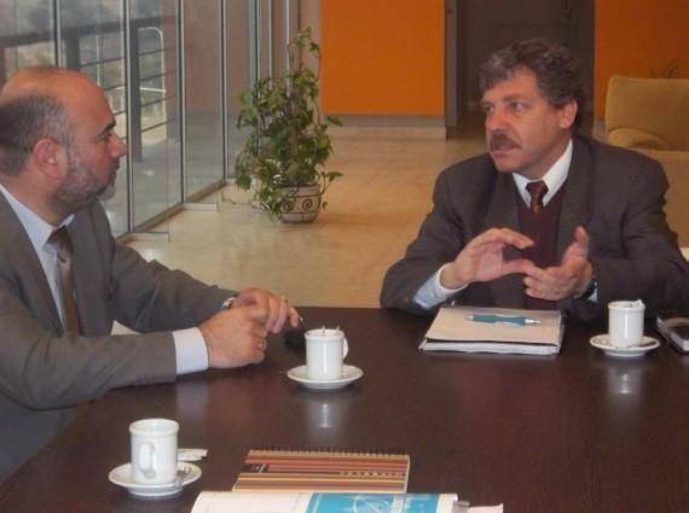 El ministro Padula y el intendente de La Toma dialogaron sobre radicaci�n de industrias