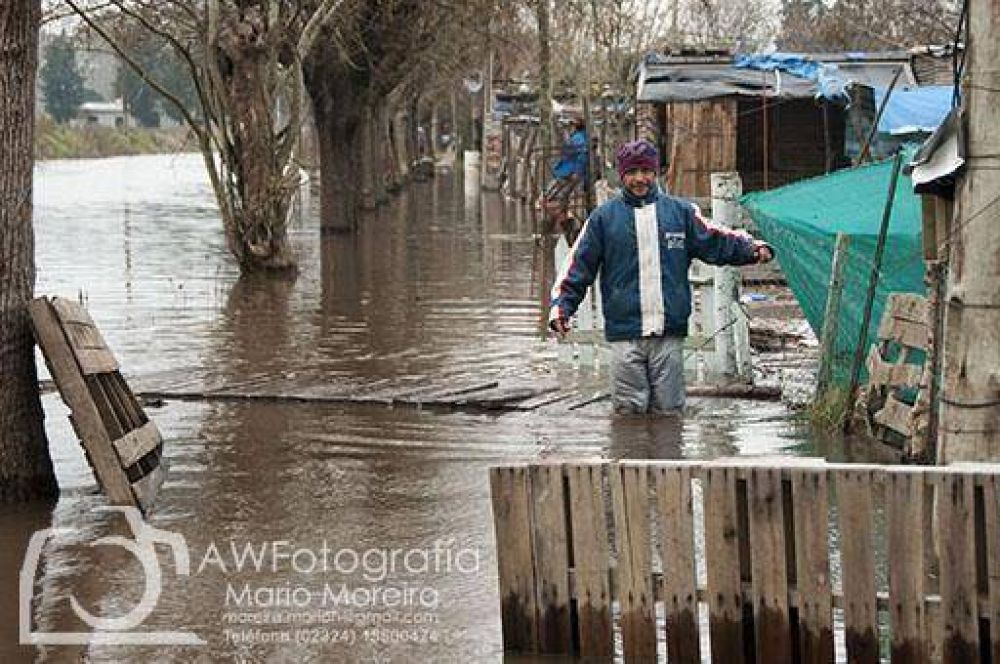 M�s all� del desastre, las aguas est�n bajando, aunque se teme por nuevas tormentas