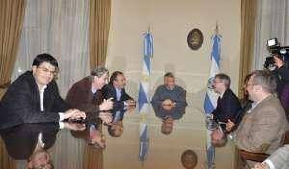 Analizan con alemanes los costos de la planta solar