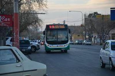 No podr� reproducirse m�sica sin auriculares en colectivos