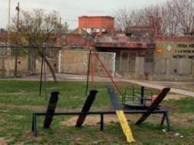Suspenden clases en escuela de Ensenada por ataques de alumnos a docentes