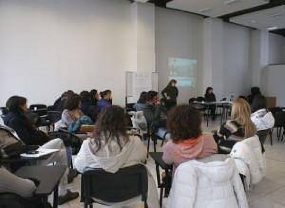 Educaci�n llev� a cabo Talleres de Sensibilizaci�n en Derechos de los Ni�os, Ni�as y Adolescentes