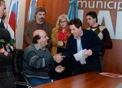 Lan�s: realizaron entrega de diplomas del curso "Contextos inclusivos para personas con discapacidad visual"