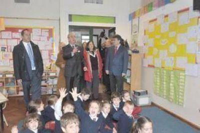 Scioli particip� de la inauguraci�n de aulas en el Saint George
