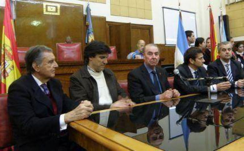 Homenajearon al Centro Gallego a 60 a�os de su creaci�n