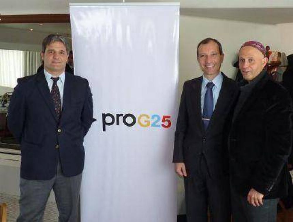 El Rabino Sergio Bergman disert� en reuni�n del Pro en Mar del Plata