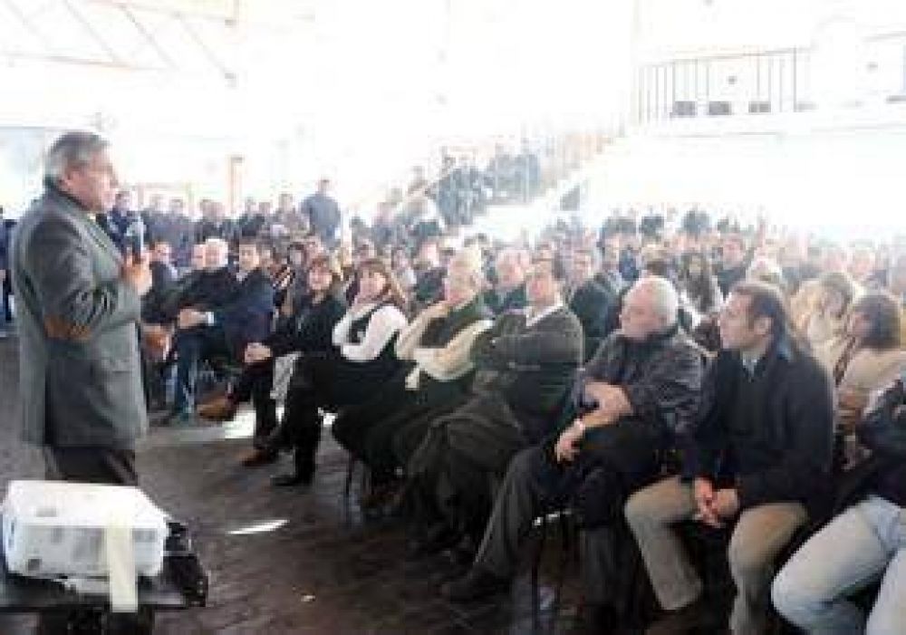 Fuerte movilizaci�n por la re-re 