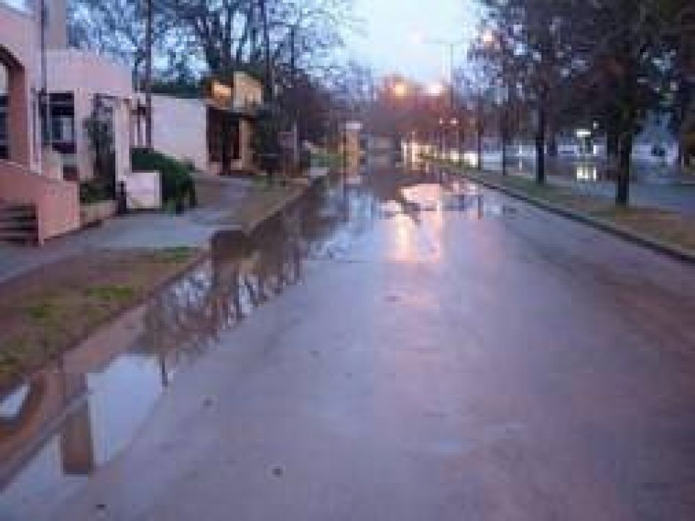 Inundaciones: Ferr� y Aparicio recorrieron zonas afectadas por las lluvias