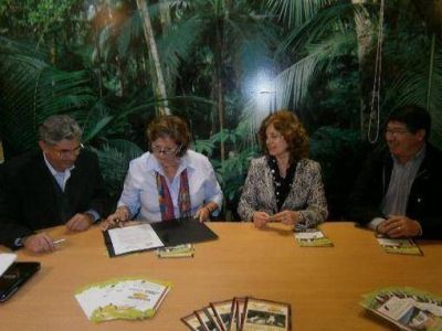 Australianos firmaron convenio con Cooperativas de Turismo de Misiones