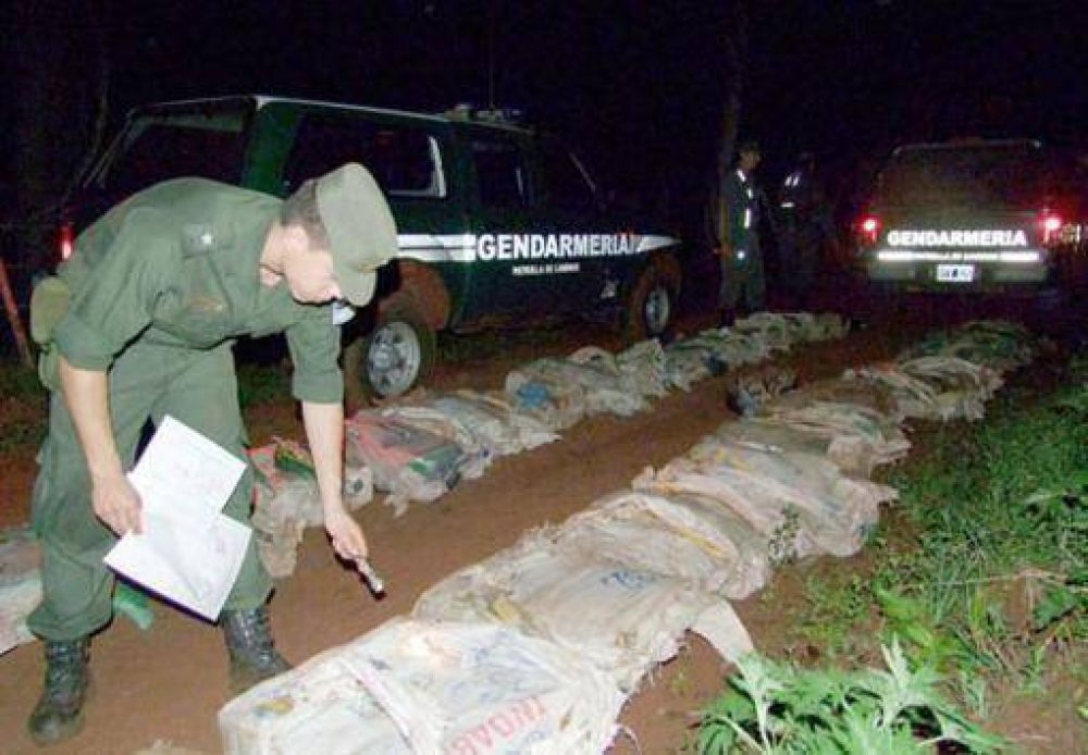 Casi una tonelada de droga en la frontera con Paraguay