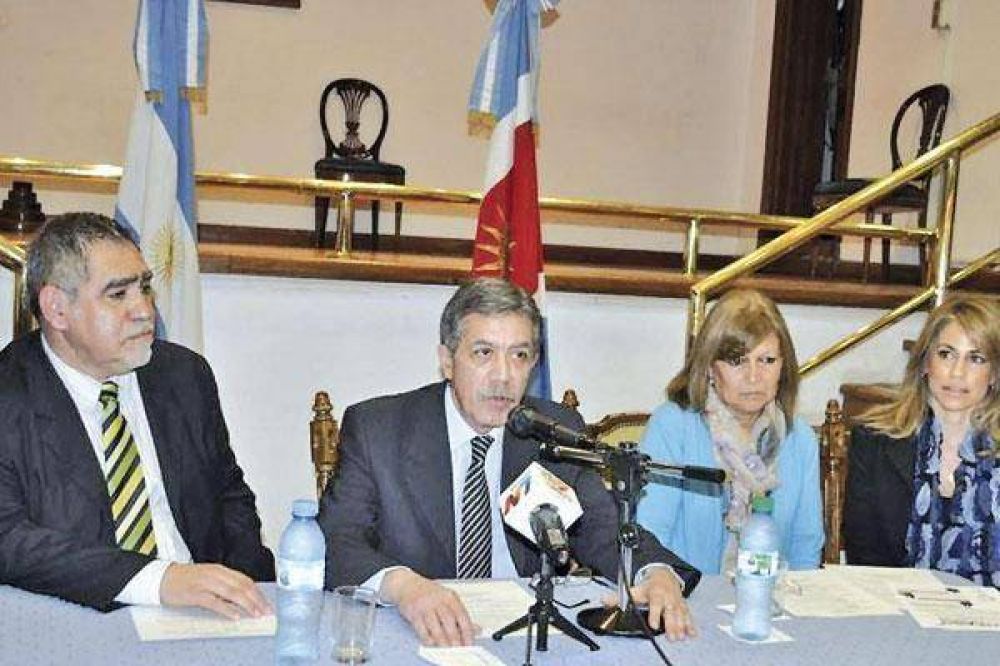 El ciclo Santiago Vive Cultura inicia hoy con la presentaci�n del cantante V�ctor Heredia