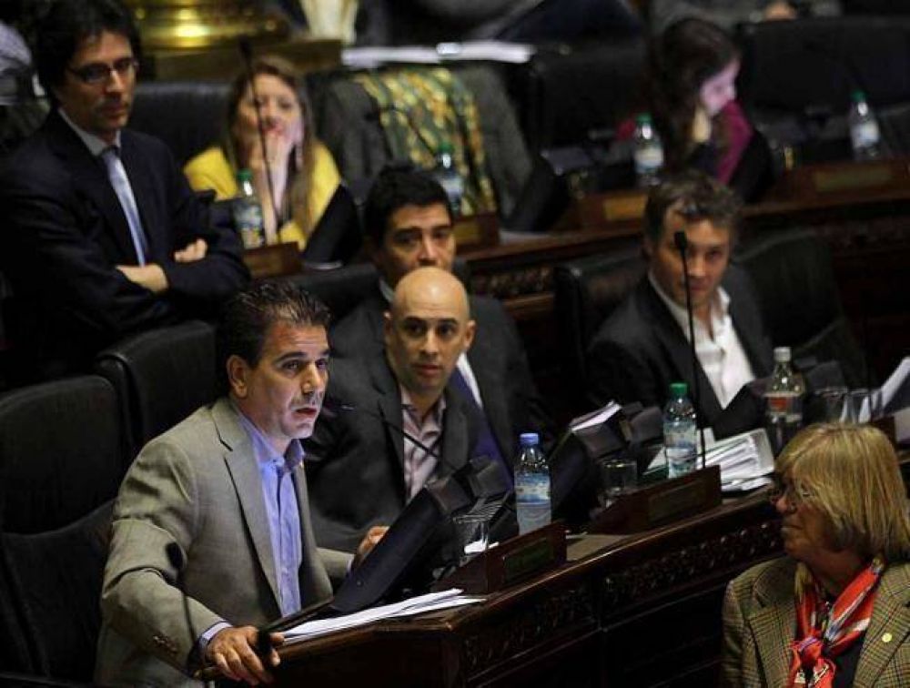 Legislatura: el PRO y los K se cruzaron a los gritos por el 0800 de Bullrich