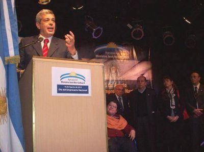 La Agrupaci�n Gelbard celebr� el D�a del Empresario Nacional junto a Juli�n Dom�nguez