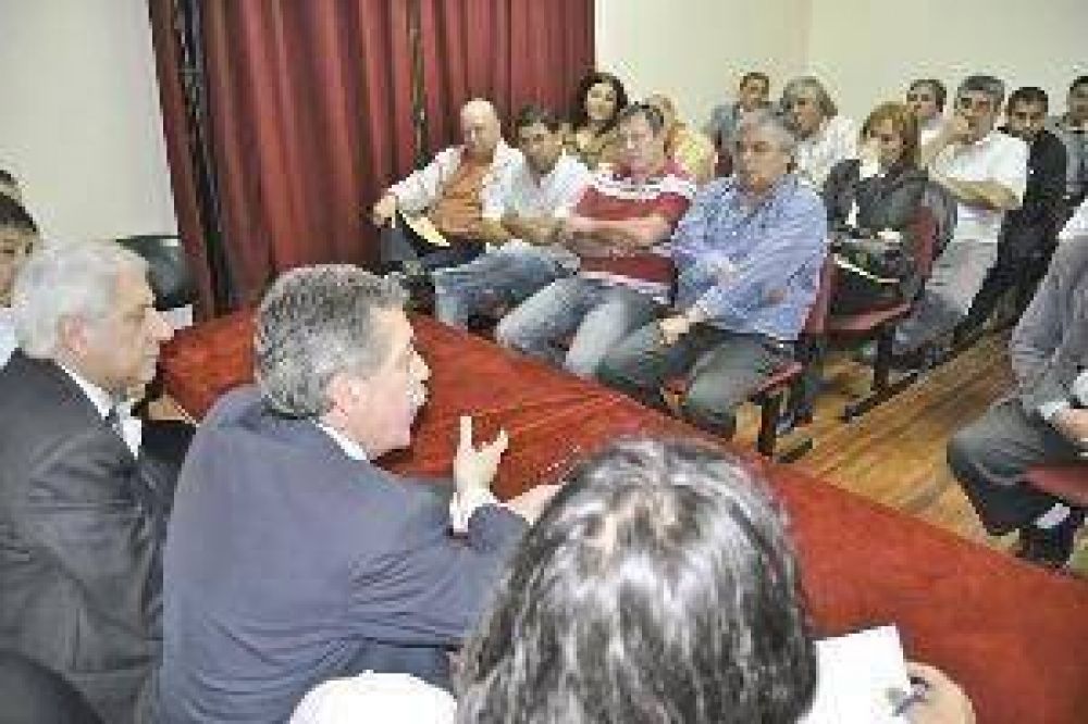 Se reuni� la Mesa de Di�logo con los representantes de los gremios del sector privado