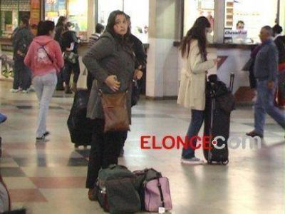 Fiesta de Disfraces: Es incesante la llegada de visitantes a Paran� 