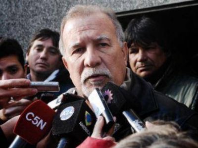 Canillitas marplatenses, fieles a Aldrey Iglesias, solo repartir�n La Capital
