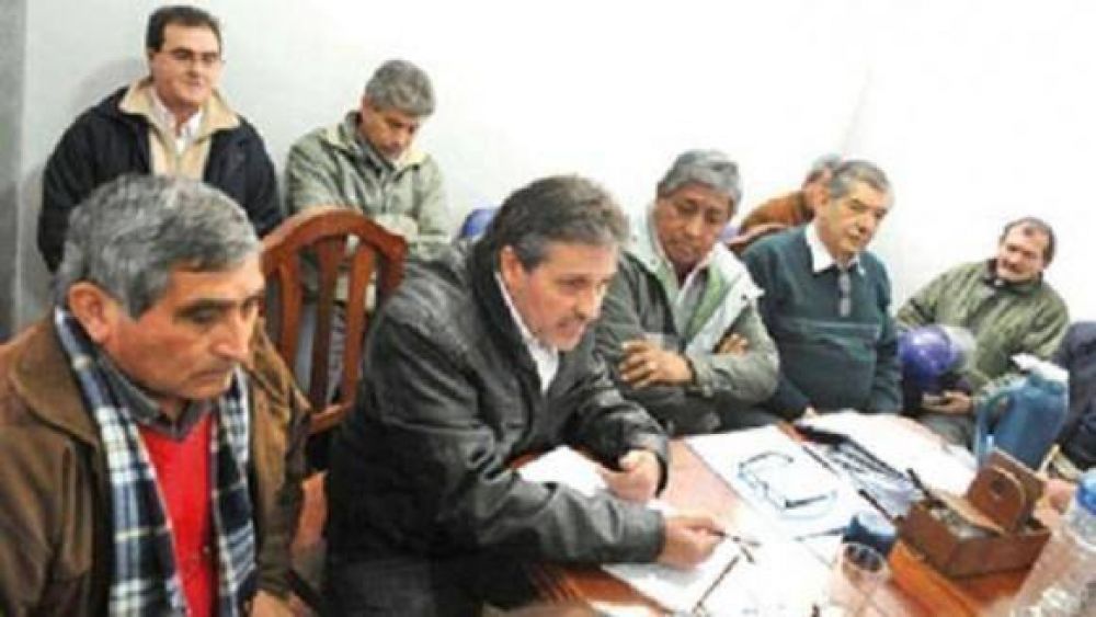 El Frente Intersindical entreg� un petitorio al Gobierno y se prepara para una movilizaci�n 
