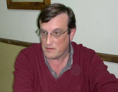 �Porcaro utiliza sus influencias en el consorcio para hacer negocios�